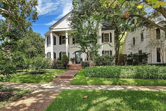Building Photo - 2348 McClendon St