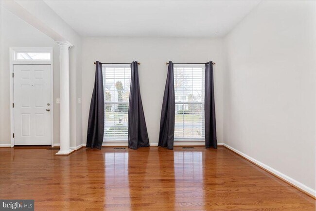 Foto del edificio - 18688 Potomac Station Dr