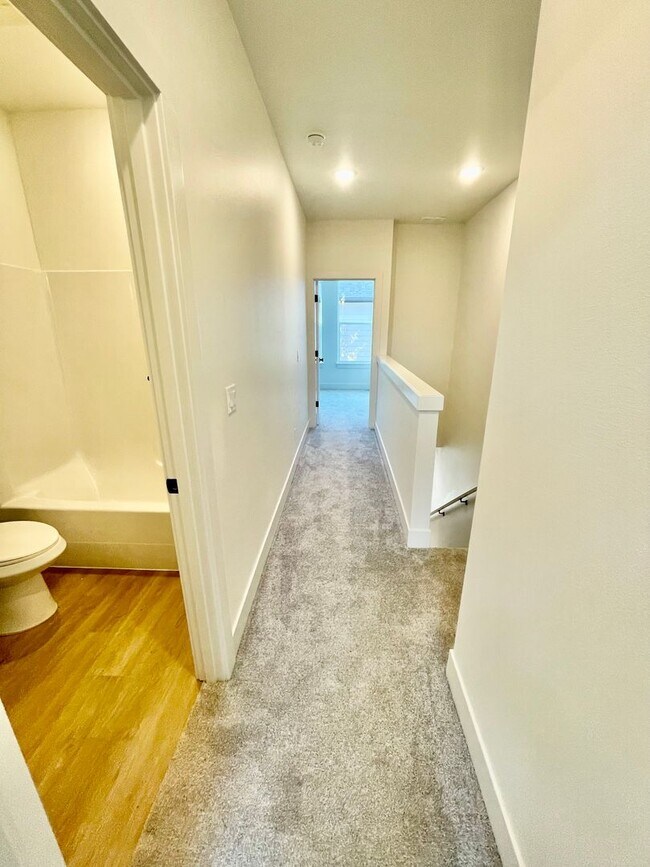 Building Photo - TWO WEEKS FREE RENT! Move-in Special! BRAN...
