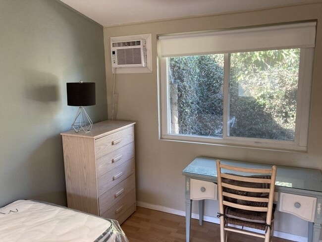 Building Photo - 15733 Forge Pl