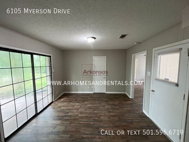 Foto del edificio - 6105 Myerson Dr