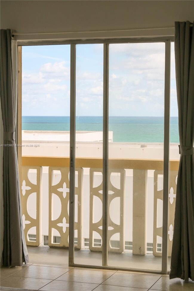 Building Photo - 3100 Collins Ave