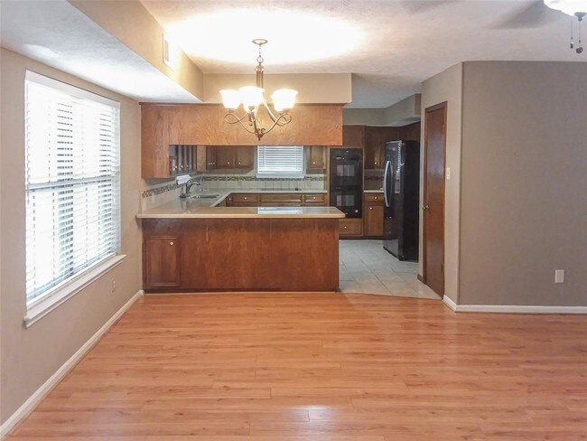 Building Photo - 105 Magnolia Way