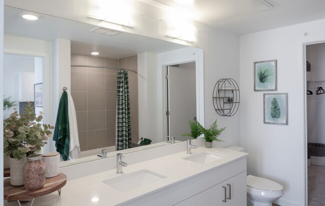 Building Photo - 3972 E Evans Ave