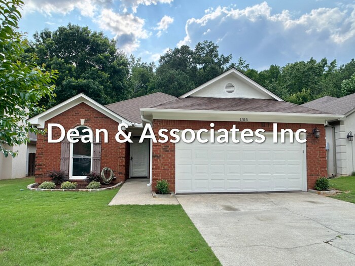 Primary Photo - 1315 Berwick Dr