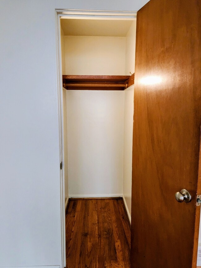 COAT CLOSET - 5301 Ravenna Ave NE