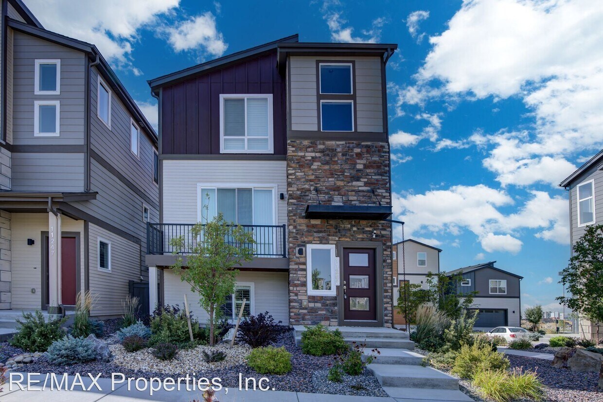 Foto principal - 2 br, 2.5 bath House - 11253 Modern Meadow...