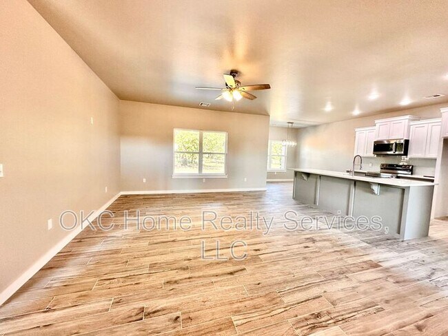 Foto del edificio - 2184 Hilltop Ln