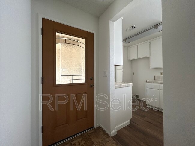 Building Photo - 8085 Forest Glen Way