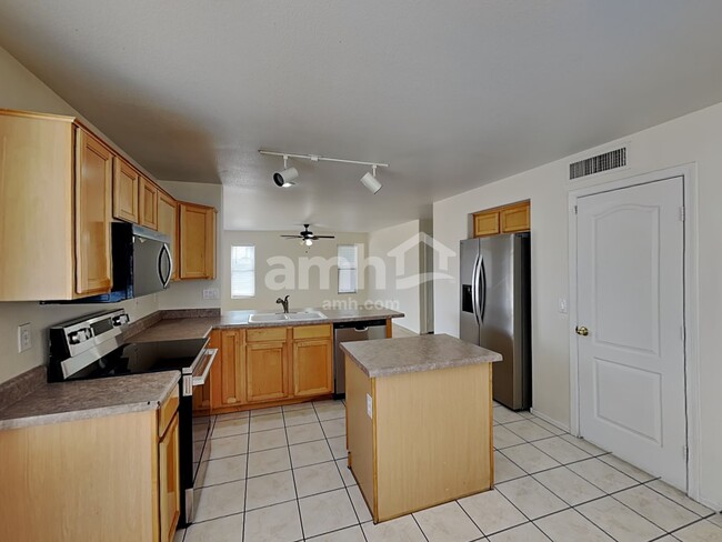 Building Photo - 2017 N 128th Dr