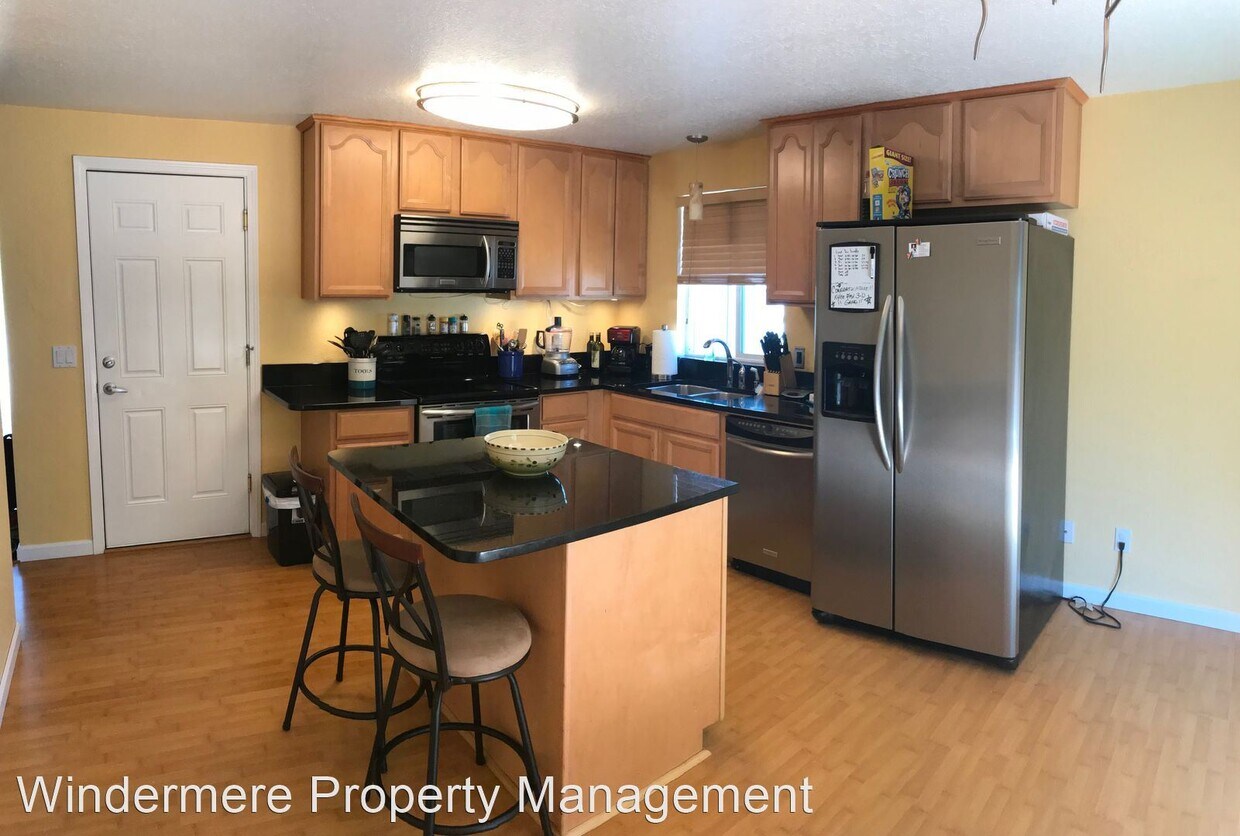 Foto principal - 3 br, 2 bath House - 1452 Electric Avenue