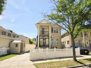 Building Photo - 16-10 150th Pl