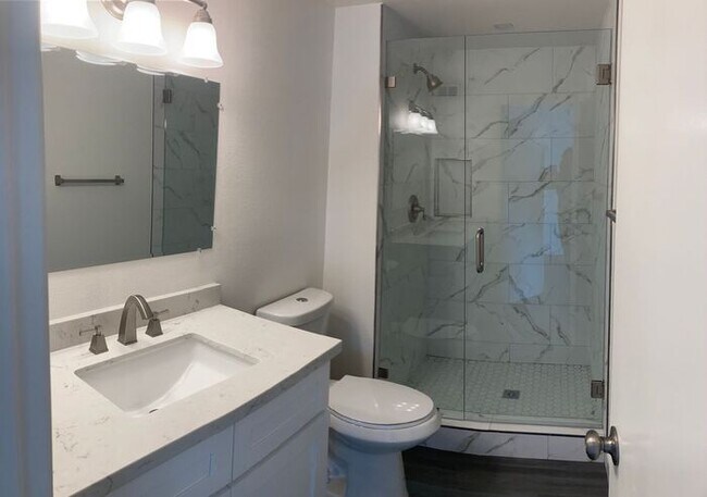 Foto del edificio - Beautiful 2 Story Fountain Valley Townhome