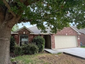 Building Photo - 621 Crystal Falls Dr