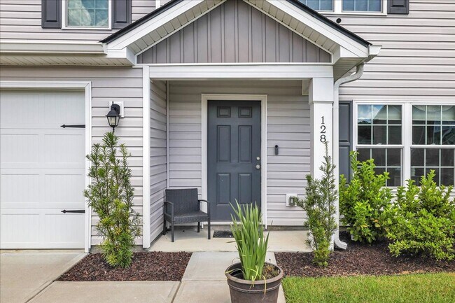 Foto del edificio - Beautiful 5 Bed/3 Bath Home in Savannah Highlands