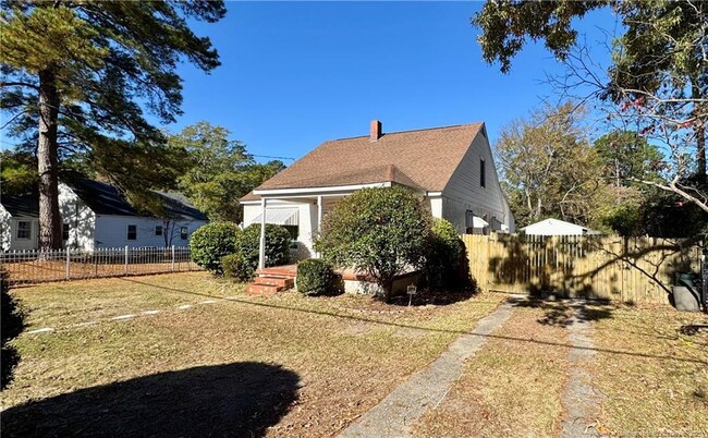 Foto del edificio - 705 McPherson Ave