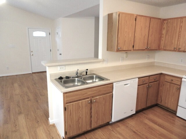 Foto del edificio - 4705 Silverdene St