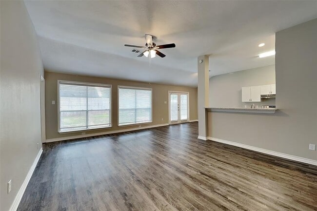 Building Photo - 6506 Garden Canyon Dr