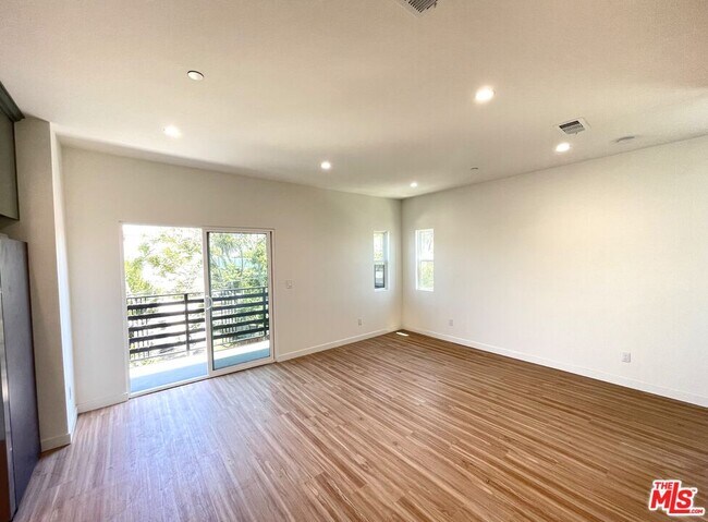 Foto del edificio - 4017 Mont Clair St