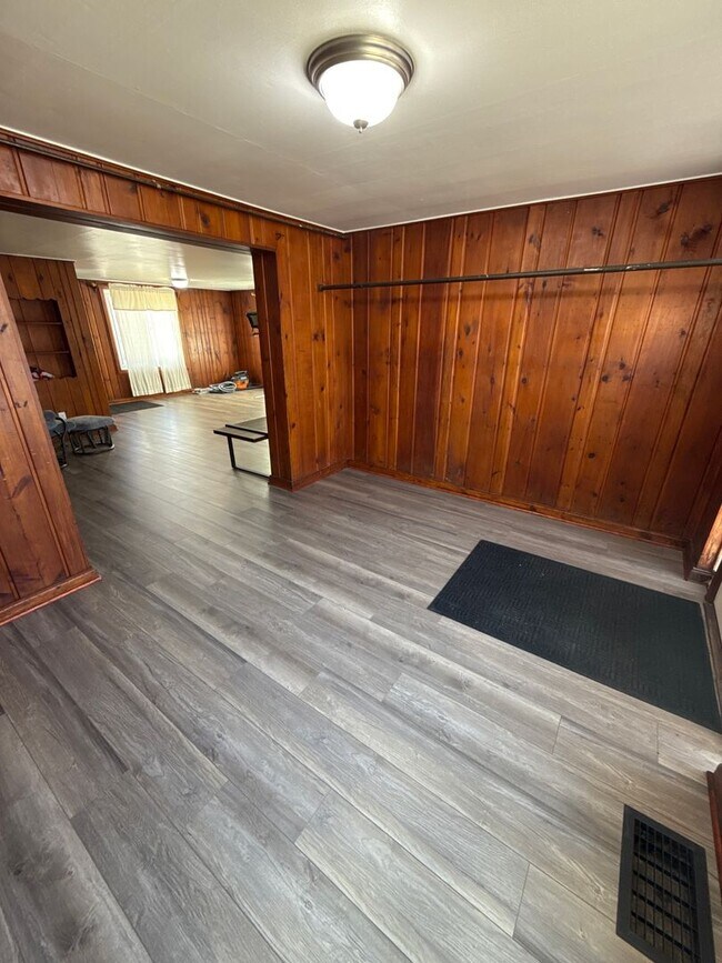 Foto del edificio - 312 2nd Ave NW