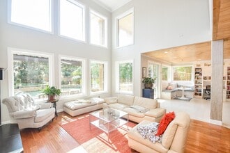 Building Photo - 7106 Habersham Ave