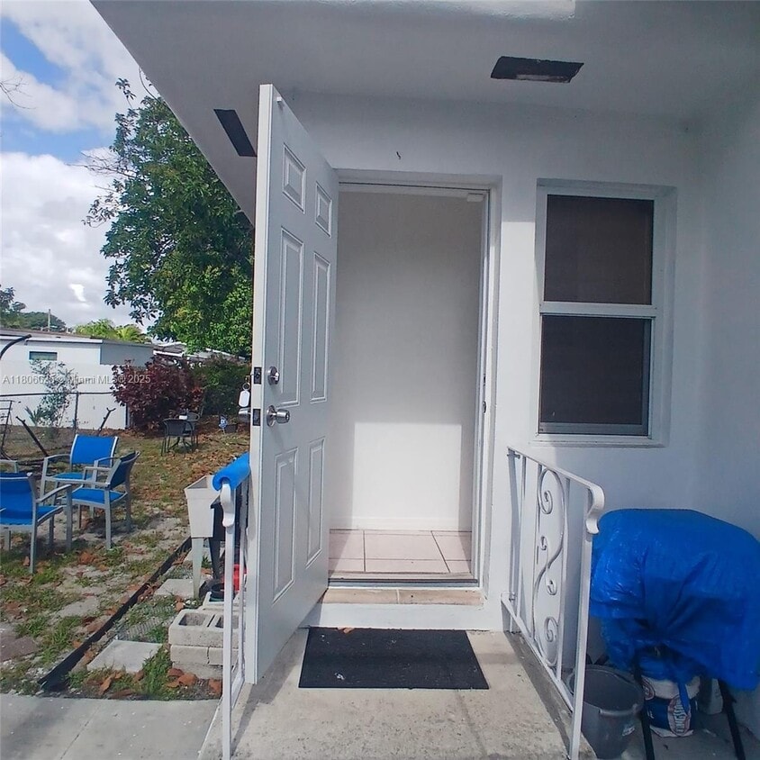 Primary Photo - 1852 NW 56th St