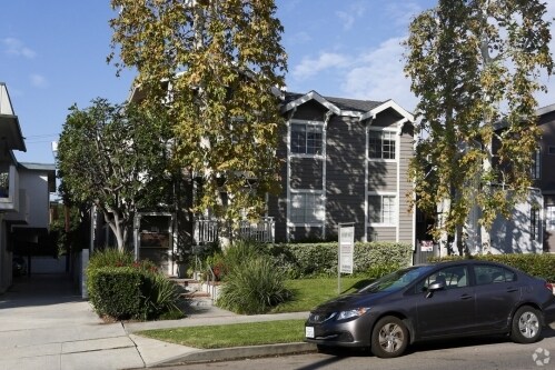 Foto del edificio - 3619 Clarington Ave