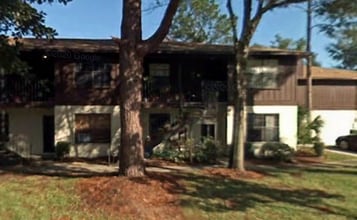 Building Photo - 6400 NW 106th Pl