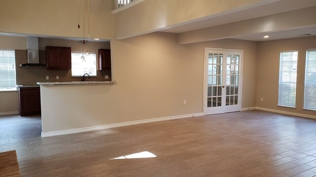 Foto del edificio - 13423 Lakecrest Dr