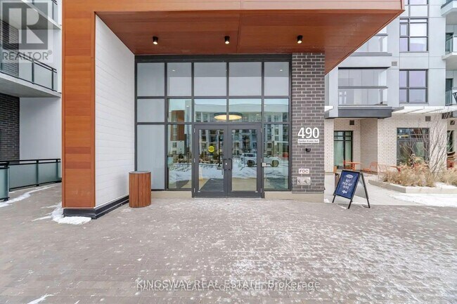 Photo du bâtiment - 490 Gordon Krantz Ave