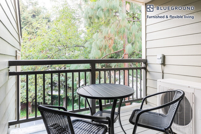 Building Photo - 141 Saratoga Ave