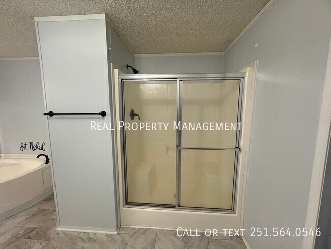 Foto del edificio - 4131 Oak Ridge Ave