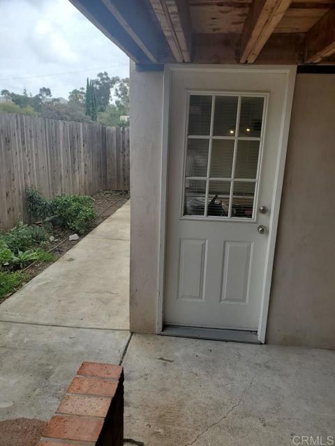 Building Photo - 421 Hillway Dr