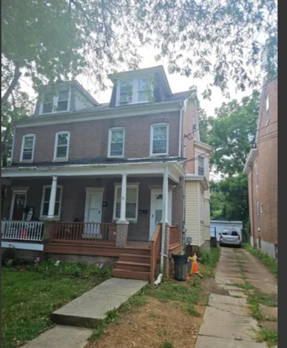 entrance of the unit (Left door)) - 36 Maple Ave