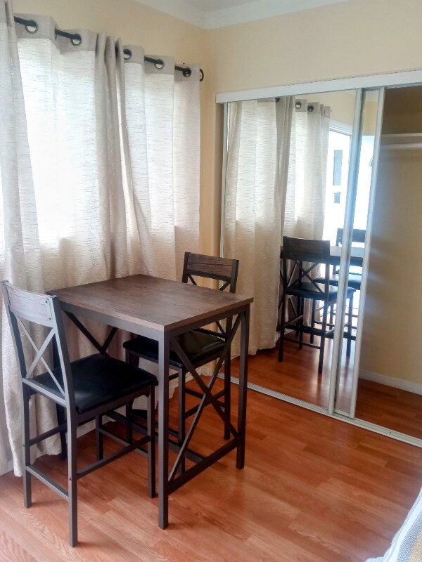 Foto del edificio - 2403 W Verdugo Ave