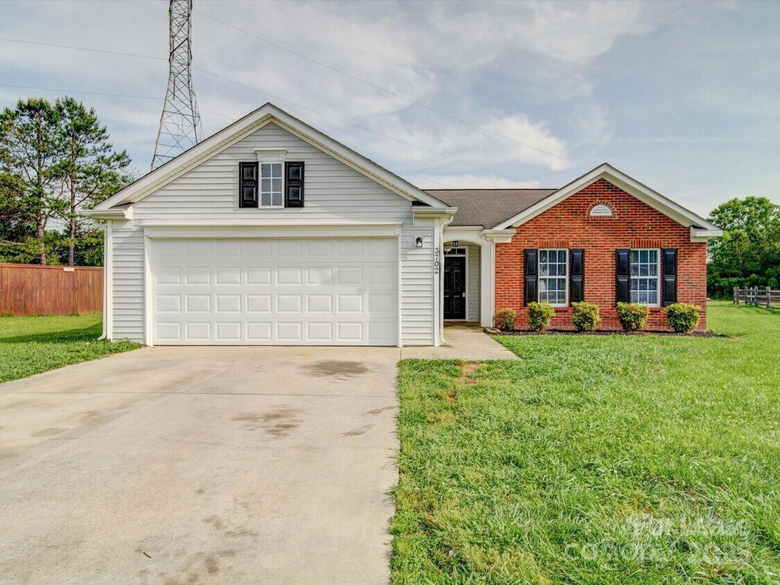 Primary Photo - 3702 Cardinal Bluff Ln