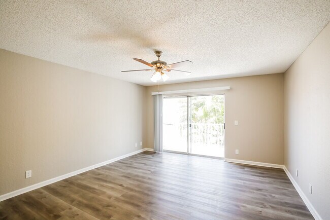 Foto del edificio - 18164 Blue Lake Way