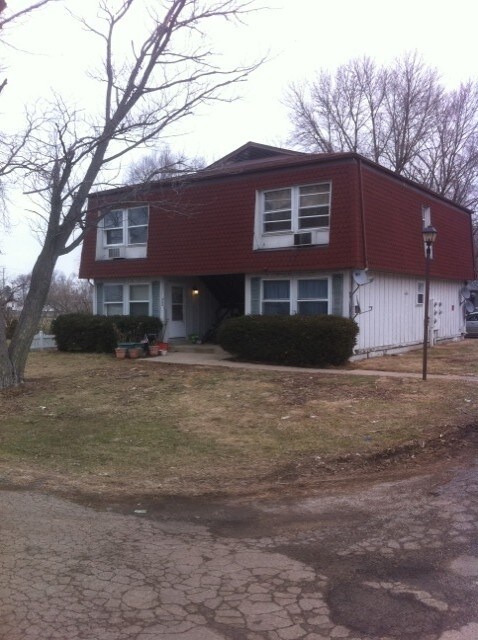 Building Photo - Maple Park Apt