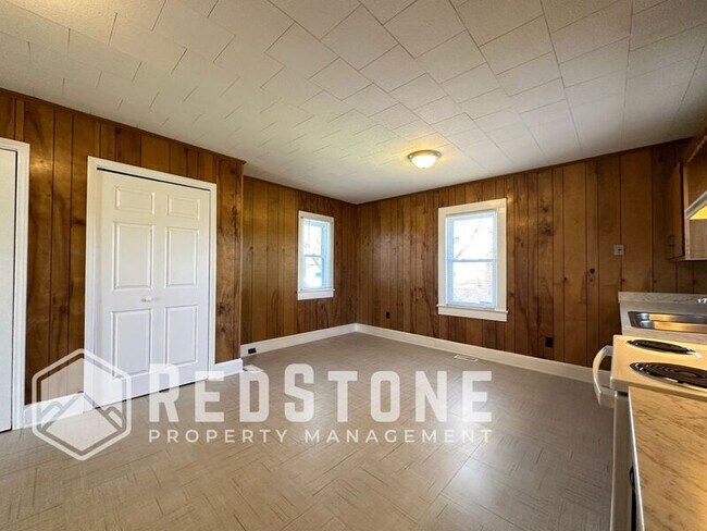 Foto del edificio - 917 E Haggard Ave