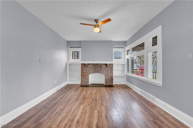 Foto del edificio - 17604 Mapleboro Ave
