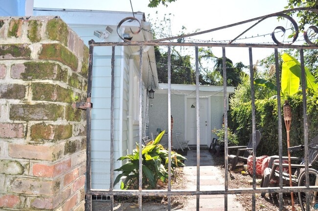 Foto del edificio - 35 Bogard St