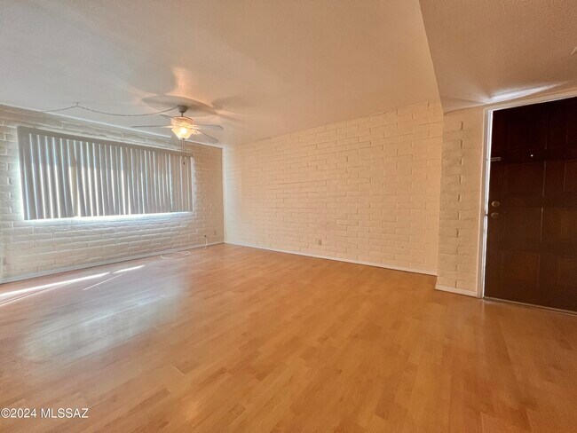 Foto del edificio - 8450 E Old Spanish Trail