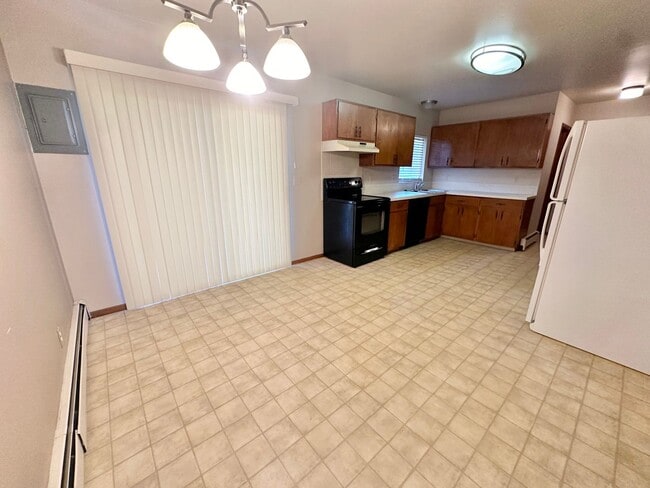 Photo - 745 Nyssa Dr House