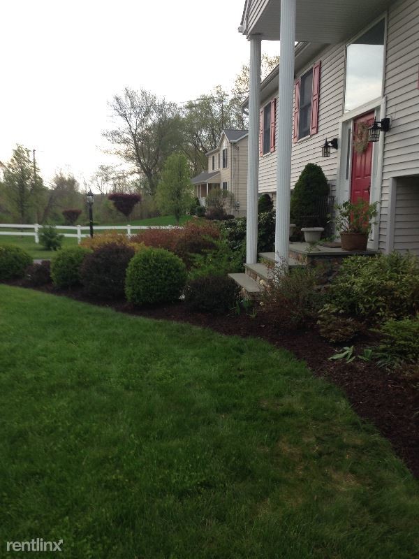 Building Photo - 3 br, 3 bath House - 36 Barnum Rd.