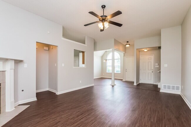 Building Photo - 7972 Ridgedale Dr