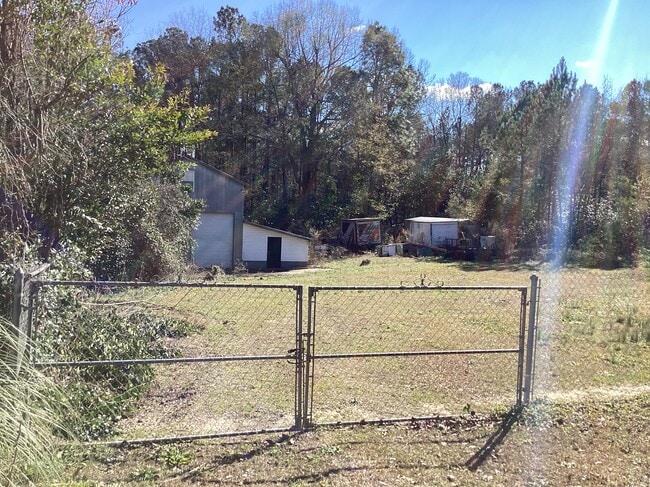 Building Photo - 366 Willow Run Rd