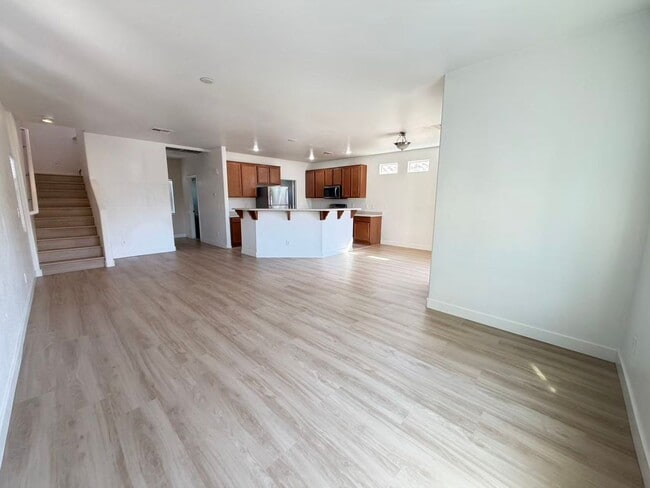 Building Photo - Brand new luxury Vinyl flooring! move-in r...