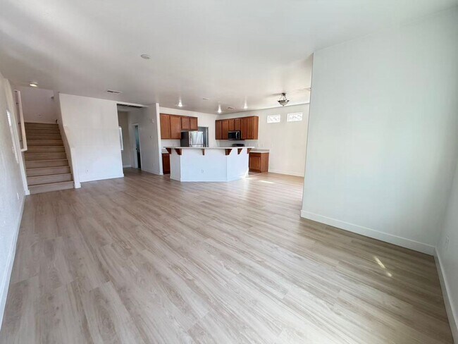 Foto del edificio - Brand new luxury Vinyl flooring! move-in r...