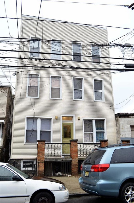 Primary Photo - 153 St Pauls Ave
