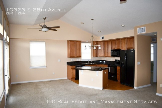Foto del edificio - Stapleton Carriage Home for Rent!